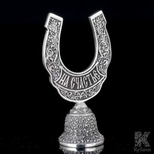 Сувенирная подкова на колоколе «На счастье»